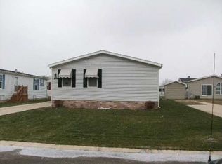 3641 McIntosh Ln, Carleton, MI 48117