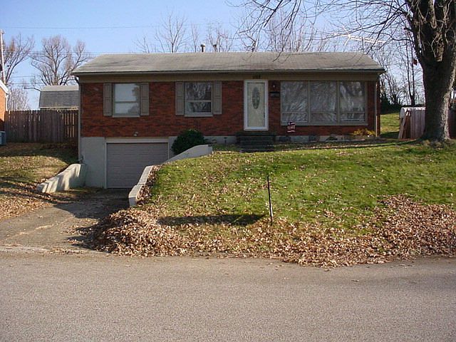 1st image of 1122 Castlewood Pl