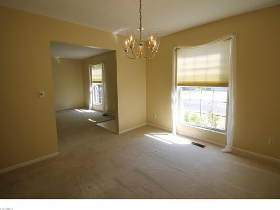 5th image of 880 W Kensington Ln