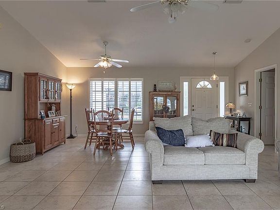 4th image of 18399 Van Nuys Cir