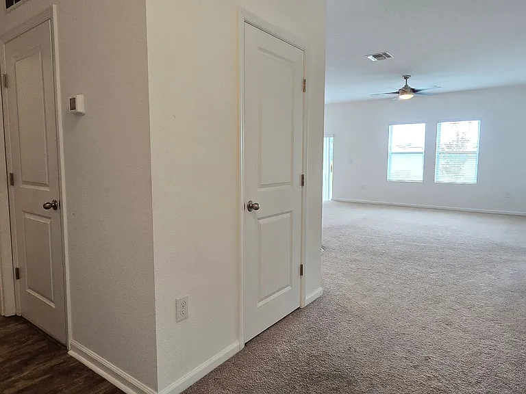 15660 Merlin Ave — Photo 9