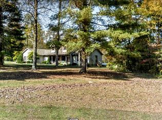 17 Spice Valley Ct, Mitchell, IN 47446