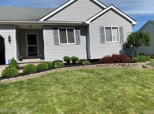 5363 Tall Oaks Dr, Flint, MI 48507