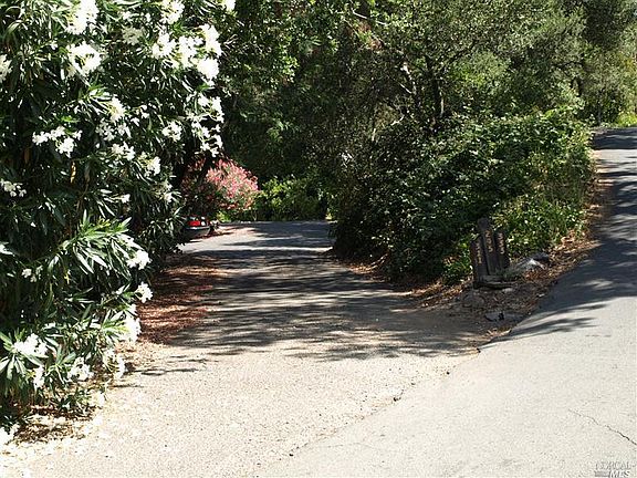 4th image of 245 Sunnyside Ave