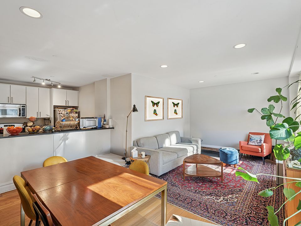 1st image of 150 S 1st St APT 2J