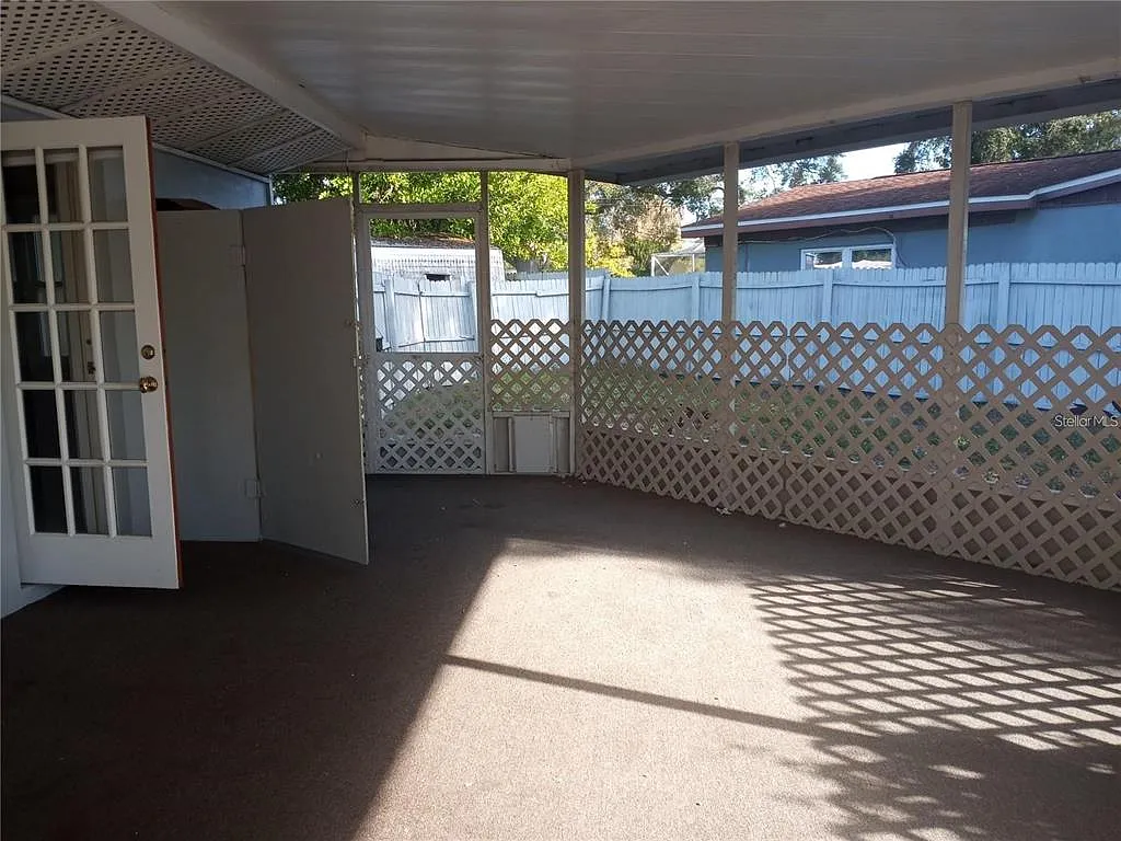 3 bed, 2.0 bath, 1240 sqft, $2,000 — Photo 3