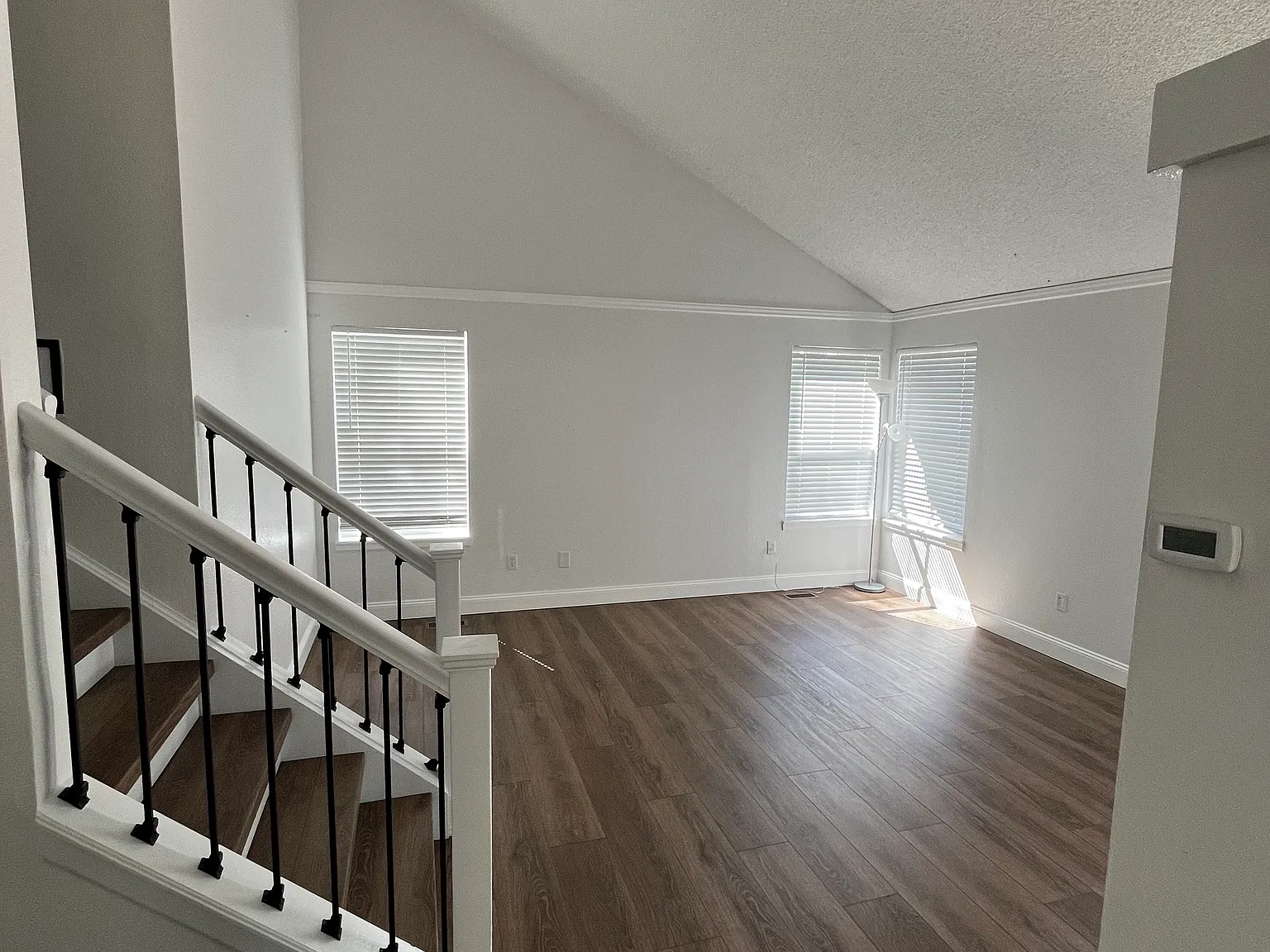 3 bed, 1376 sqft, $2,950 — Photo 3