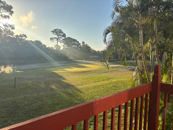 1737 Parakeet Way, Sarasota, FL