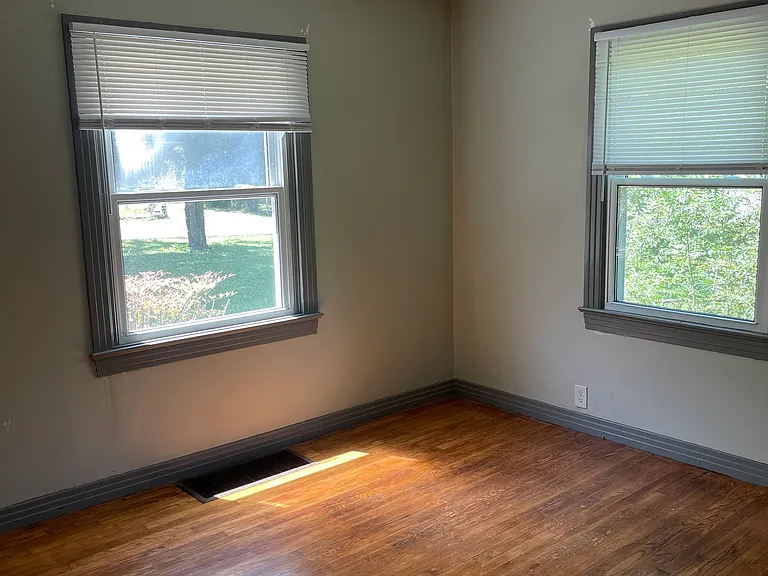 233 Greenwood Ave — Photo 16