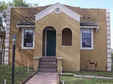 2nd image of 709 E Oak Ave