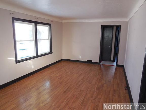 4th image of 1680 Montana Ave E