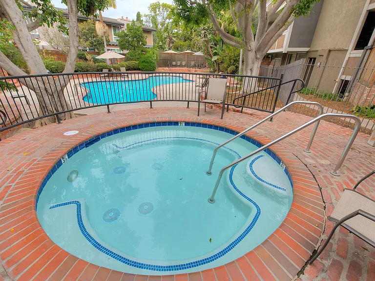 6505 Green Valley Cir #301 — Photo 25