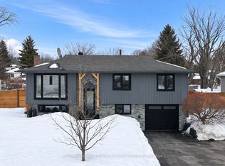 241 Cedar Cres, Barrie, ON L4N 4A6