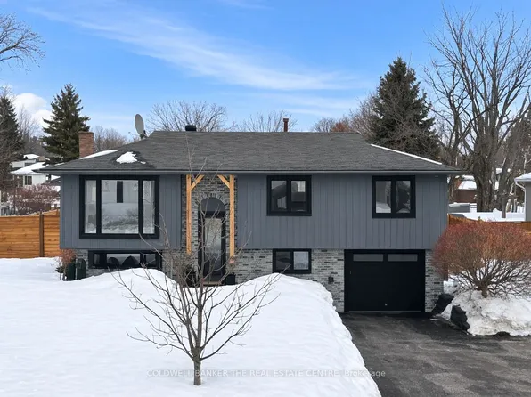 241 Cedar Cres, Barrie, ON L4N 4A6