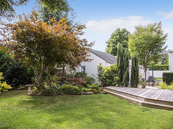 3rd image of 26 Cynthia Ct