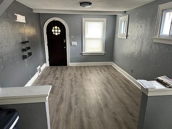 4th image of 3519 Lincoln Ave