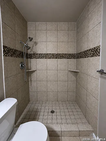 8023 Laurel Bnd — Photo 13