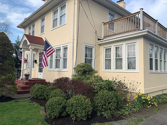 2nd image of 25 Bayview Ave