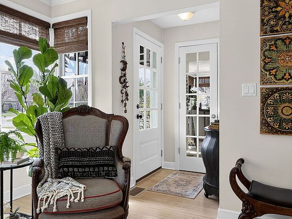 3rd image of 284 Chesterfield Ave