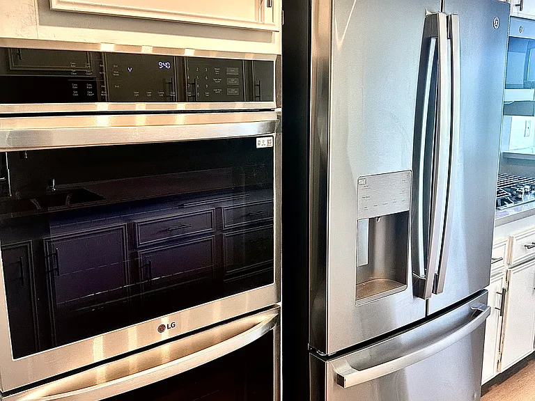 Unit #302 ALL full size appliances!