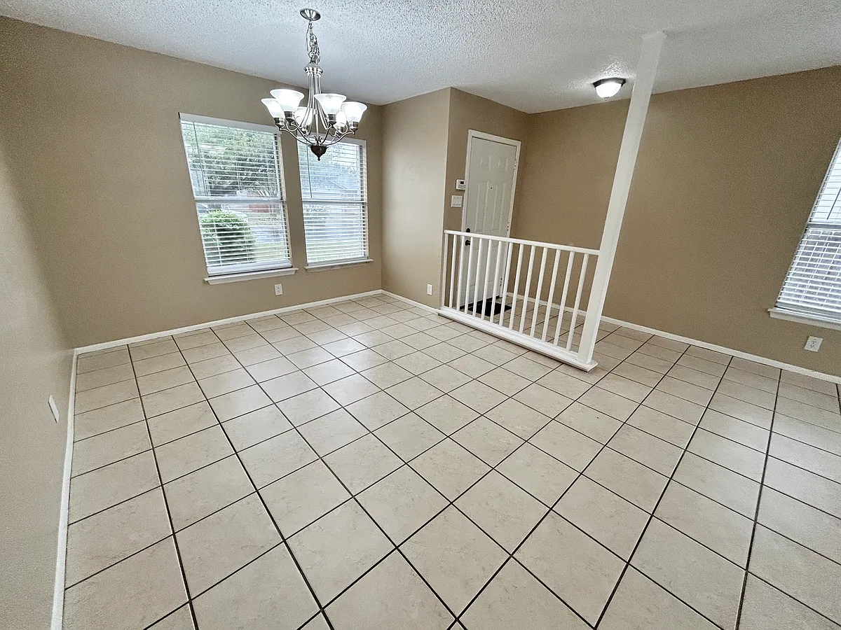Building Photo - 8034 Chestnut Barr Dr