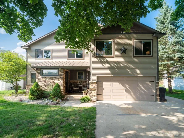 2325 Riley Ct, Hudsonville, MI 49426