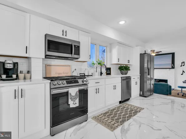 702 Wood Ln, Cinnaminson, NJ 08077