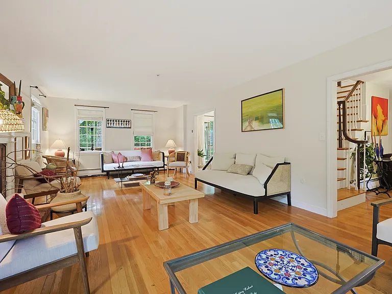 12 Carriage Dr — Photo 8