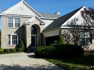 622 Rock Hollow Dr NE, Rockford, MI 49341