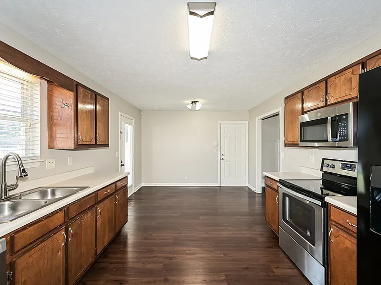 2834 Wellington Pl — Photo 8