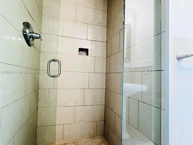 2033 Calais Dr #5 — Photo 26