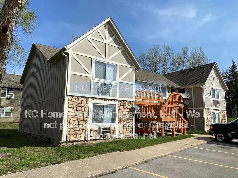Building Photo - 561 N Somerset Ter #C