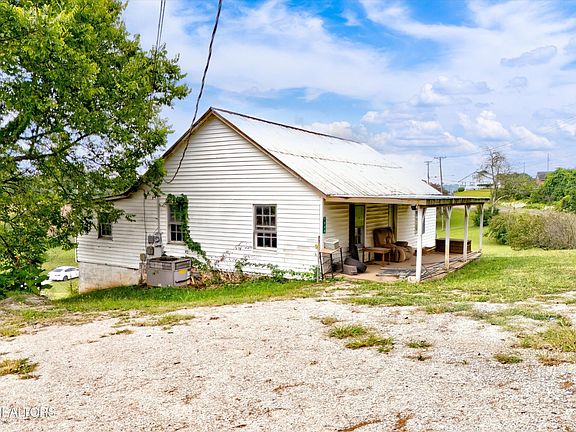 4th image of 7944 Hill Rd