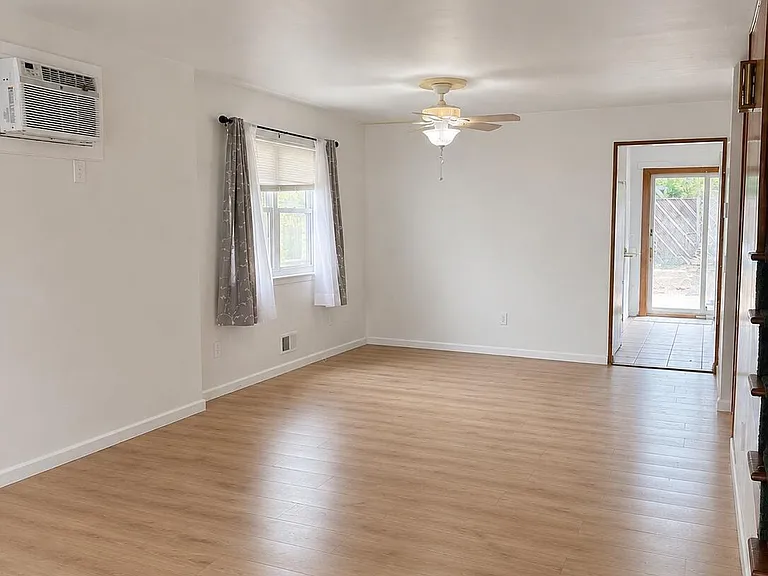 32 Amador St — Photo 3