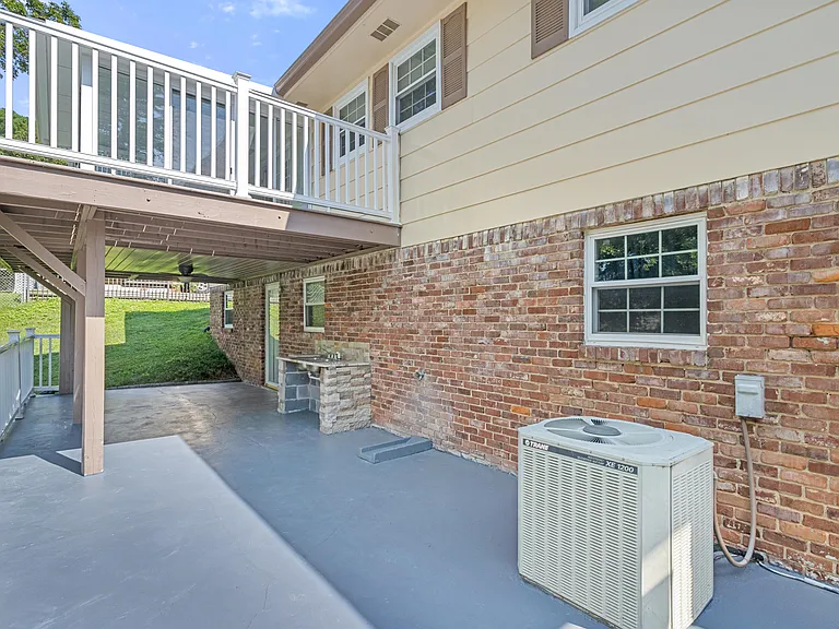 4310 Tee Pee Dr — Photo 4