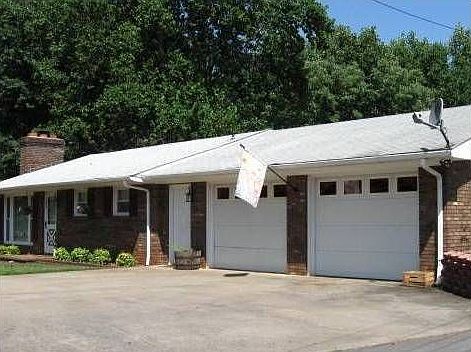 1st image of 106 Shumate Dr