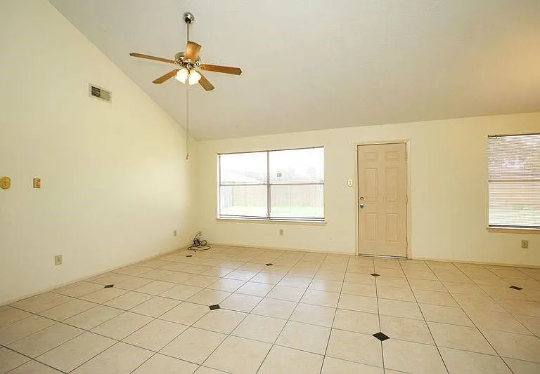 8215 Summer Quail Dr — Photo 9