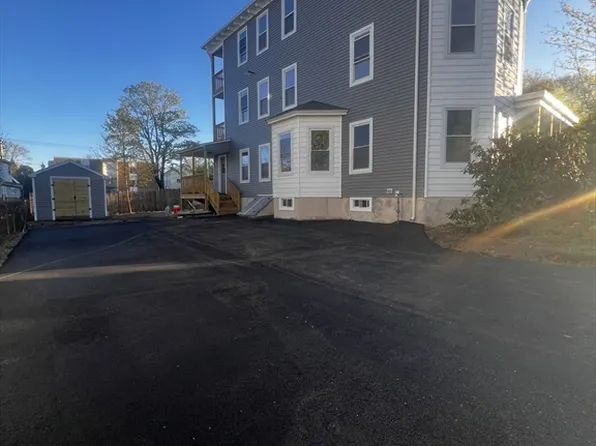 19 Reeves St, Worcester, MA 01607