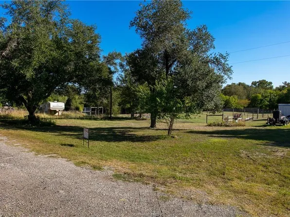 4449 Natalie Ln, Burton, TX 77835