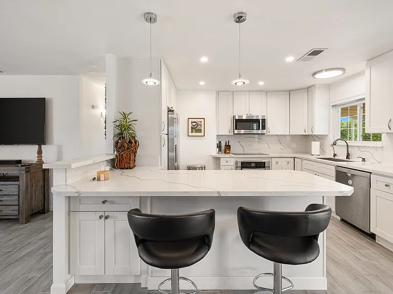 42600 Wisconsin Ave — Photo 1