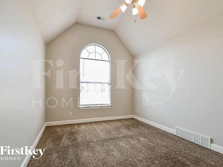 8682 Valmont Cir — Photo 9