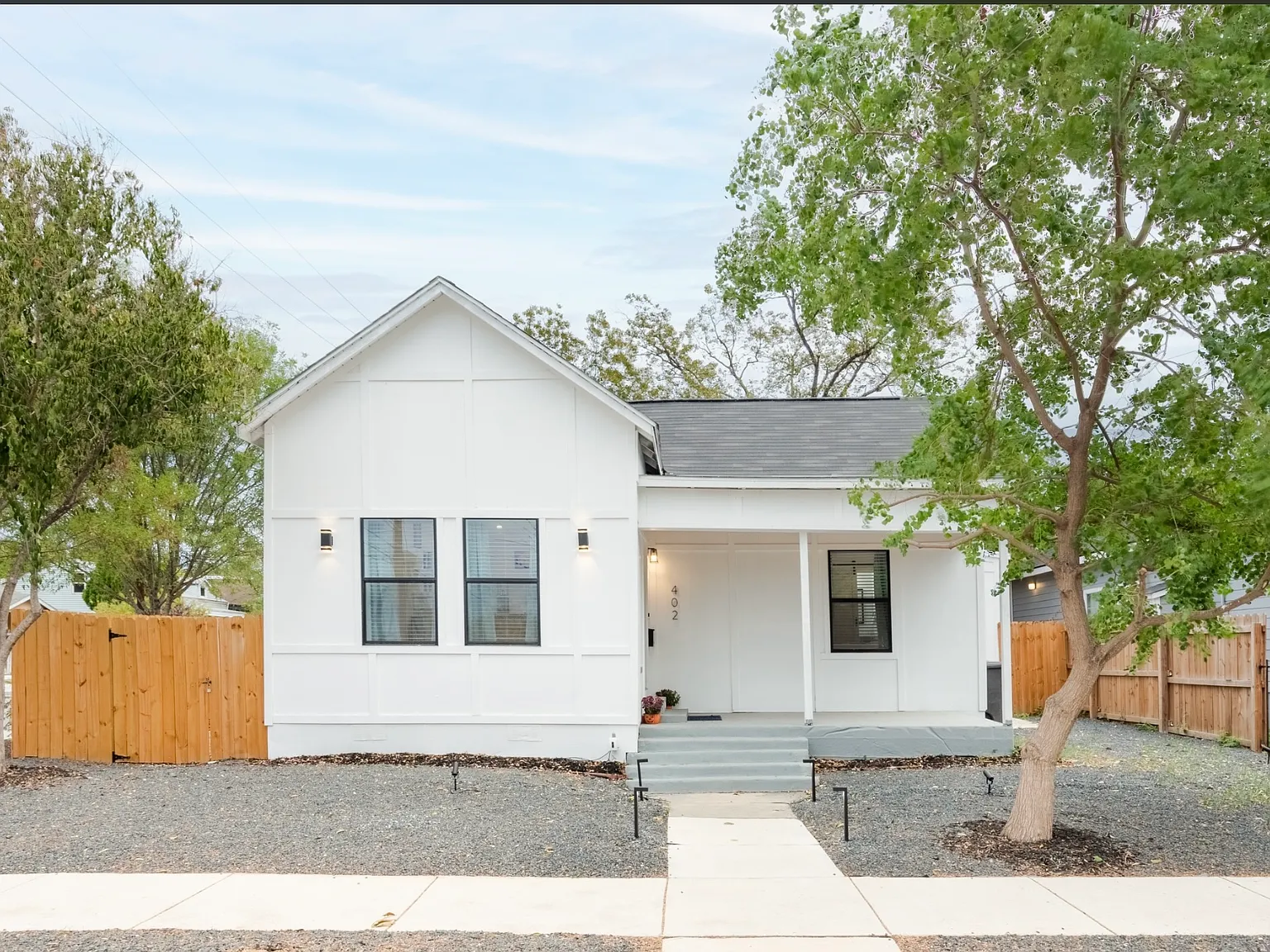 402 S Olive St — Photo 1