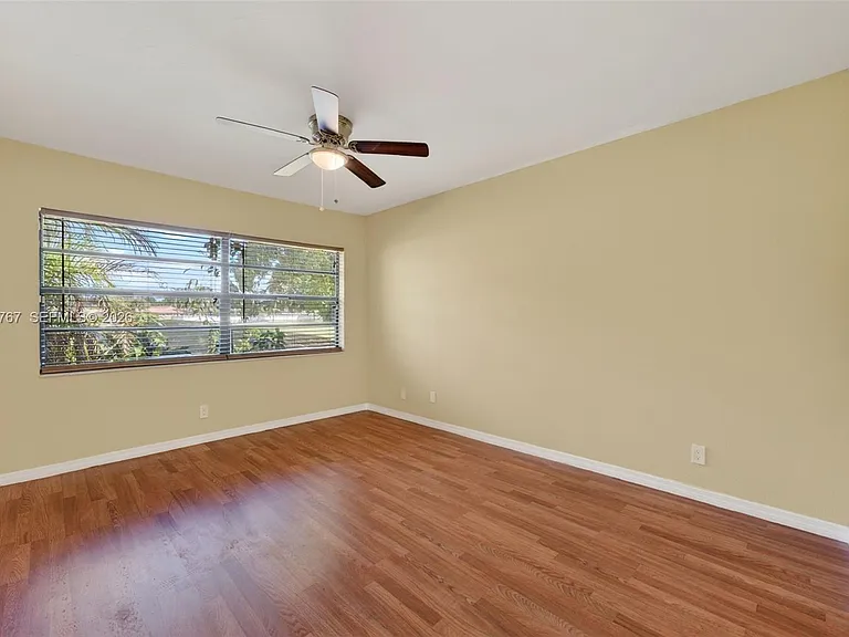 9315 Wedgewood Dr #B19 — Photo 10