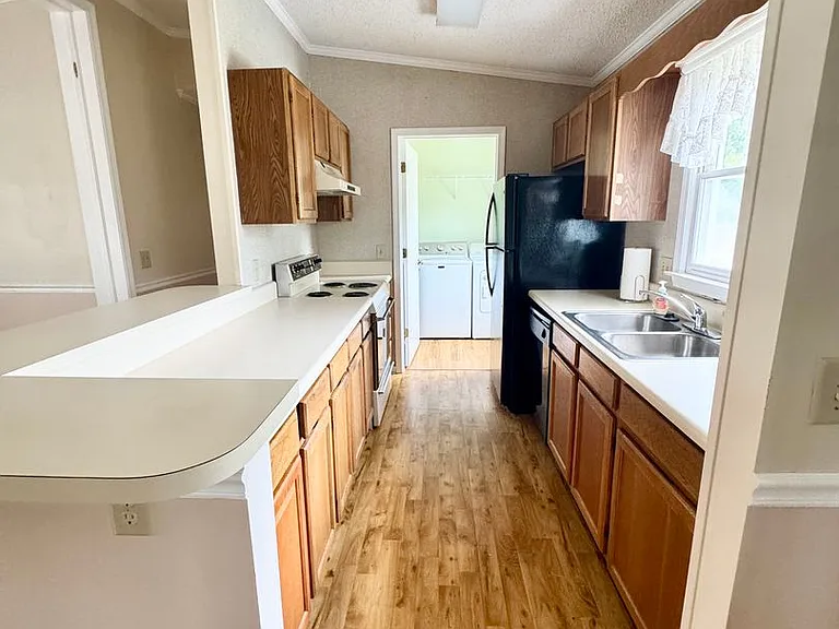 261 Youpon Dr — Photo 2