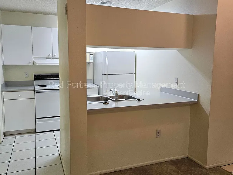3419 Winkler Ave #516 — Photo 2