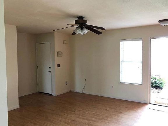 3rd image of 1657 Rosewood Ln