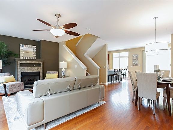 3rd image of 523 Grove Ln #B