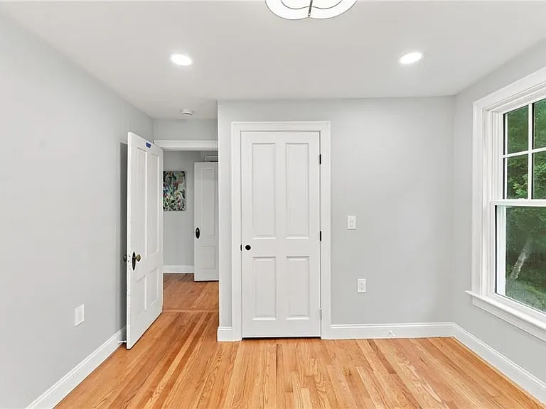 1552 Kingstown Rd — Photo 11