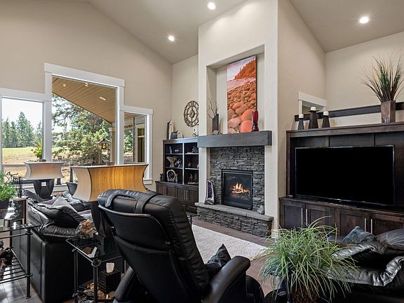 4th image of 2541 NW Pine Terrace Dr
