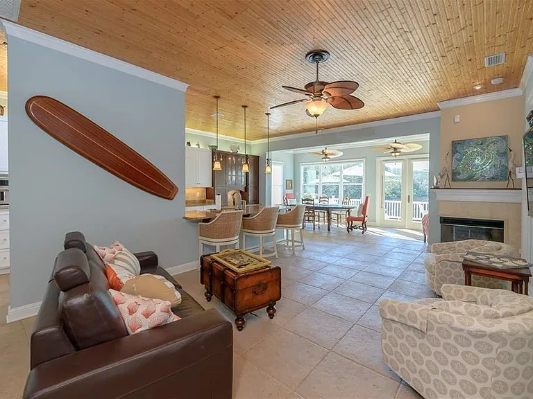 208 Somerset Ct — Photo 15